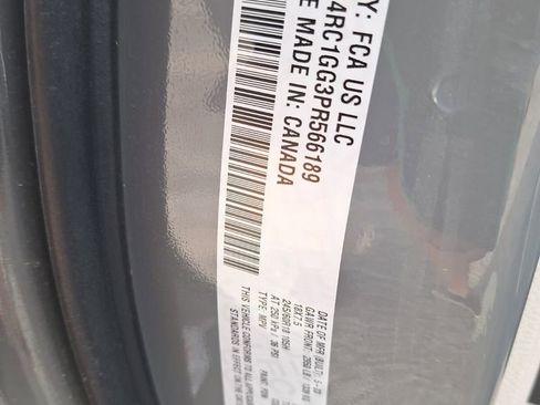 Used 2023 Chrysler Pacifica Limited FWD image 35