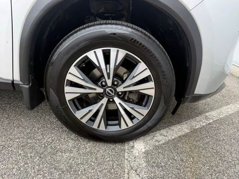 Certified 2022 Nissan Rogue SV image 23