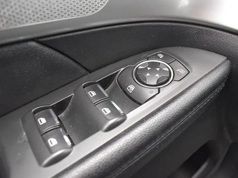 Used 2017 Ford Explorer XLT w/ Equipment Group 202A image 21