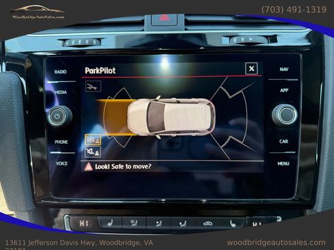 Used 2019 Volkswagen Golf 4-Door image 19