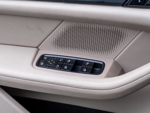 Used 2021 Porsche Taycan RWD image 19