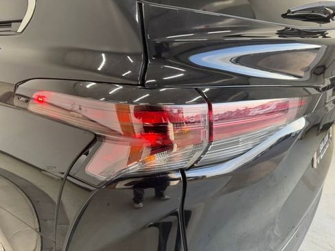 Used 2024 Toyota Sienna XLE w/ XLE Plus Package FWD image 33