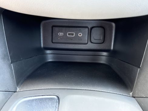 Used 2024 Chevrolet Equinox LS FWD image 23