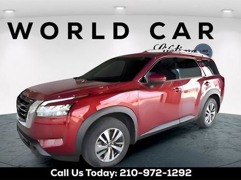 Used 2024 Nissan Pathfinder SL image 3