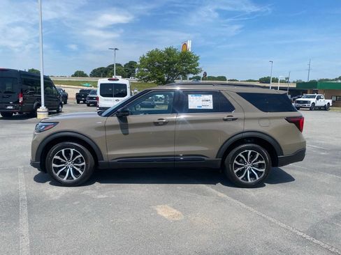New 2026 Ford Explorer ST-Line AWD/4WD image 4