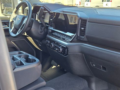 Certified 2025 Chevrolet Silverado 2500 LT w/ Convenience Package AWD/4WD image 9