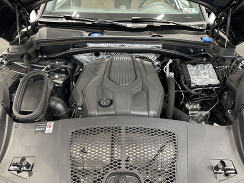 Used 2026 Porsche Macan AWD/4WD image 45
