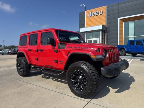Used 2018 Jeep Wrangler Unlimited Rubicon w/ Uconnect 4C Nav & Sound Group AWD/4WD image 1