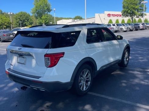 Used 2020 Ford Explorer XLT w/ Equipment Group 202A RWD image 3