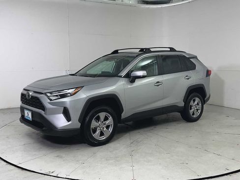 Used 2022 Toyota RAV4 XLE image 5