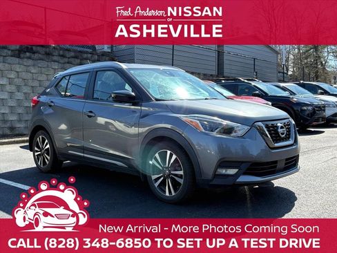 Used 2020 Nissan Kicks SR w/ SR Premium Package image 1