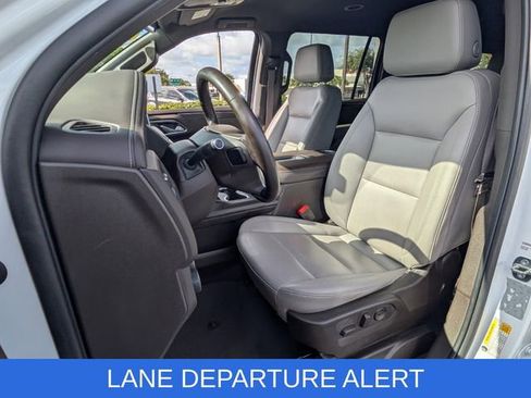 Used 2023 Chevrolet Suburban LT image 7