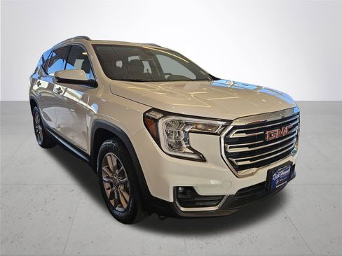 Used 2024 GMC Terrain SLT image 5
