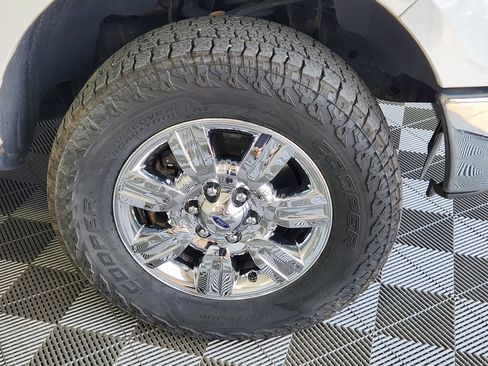 Used 2012 Ford F150 XLT w/ XLT Chrome Pkg AWD/4WD image 9