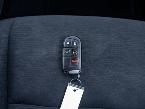 Used 2023 Dodge Durango GT image 32