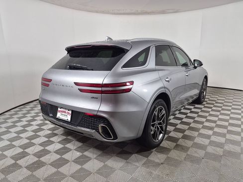 Used 2024 Genesis GV70 2.5T w/ Select Package AWD/4WD image 3