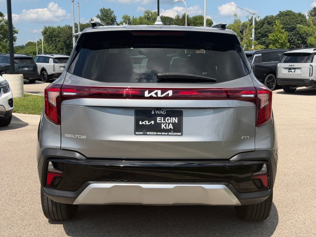 Used 2024 Kia Seltos S AWD/4WD image 4