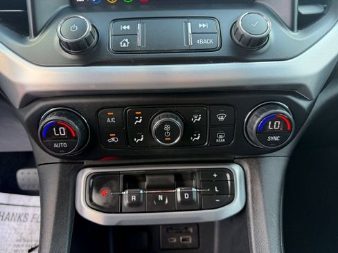 Used 2020 GMC Acadia SLT FWD image 19