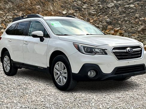 Used 2019 Subaru Outback 2.5i Premium image 10