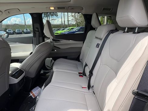 New 2026 INFINITI QX60 Luxe FWD image 7
