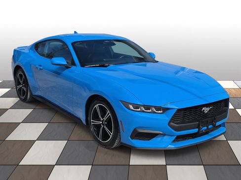 Used 2024 Ford Mustang Premium image 3