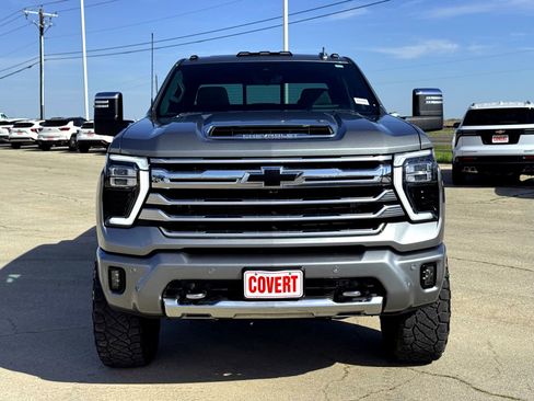 Used 2024 Chevrolet Silverado 2500 High Country w/ Technology Package image 4