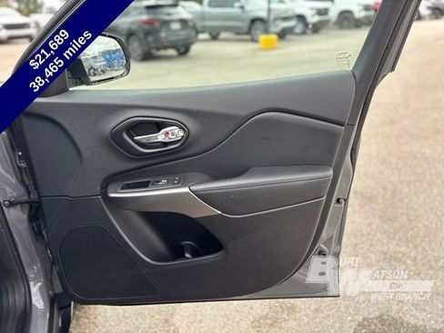 Used 2022 Jeep Cherokee Latitude Lux image 9