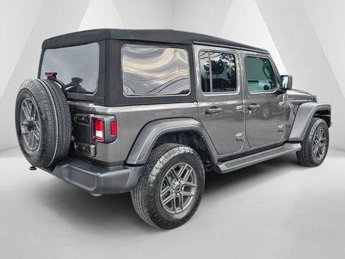 Used 2024 Jeep Wrangler Unlimited Sport AWD/4WD image 9