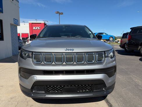 Used 2022 Jeep Compass Sport AWD/4WD image 3