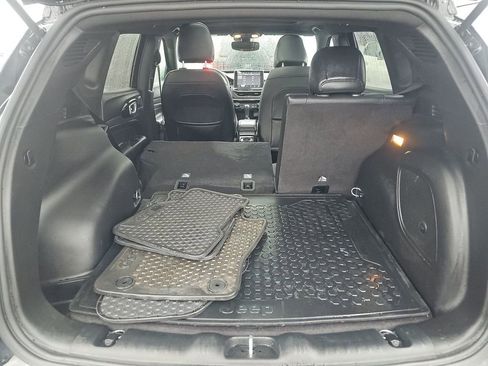 Used 2025 Jeep Compass Trailhawk w/ Sun & Sound Group image 9