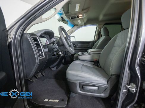 Used 2018 RAM 1500 Express w/ Express Value Package AWD/4WD image 11