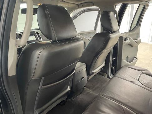 Used 2015 Nissan Frontier PRO-4X AWD/4WD image 12