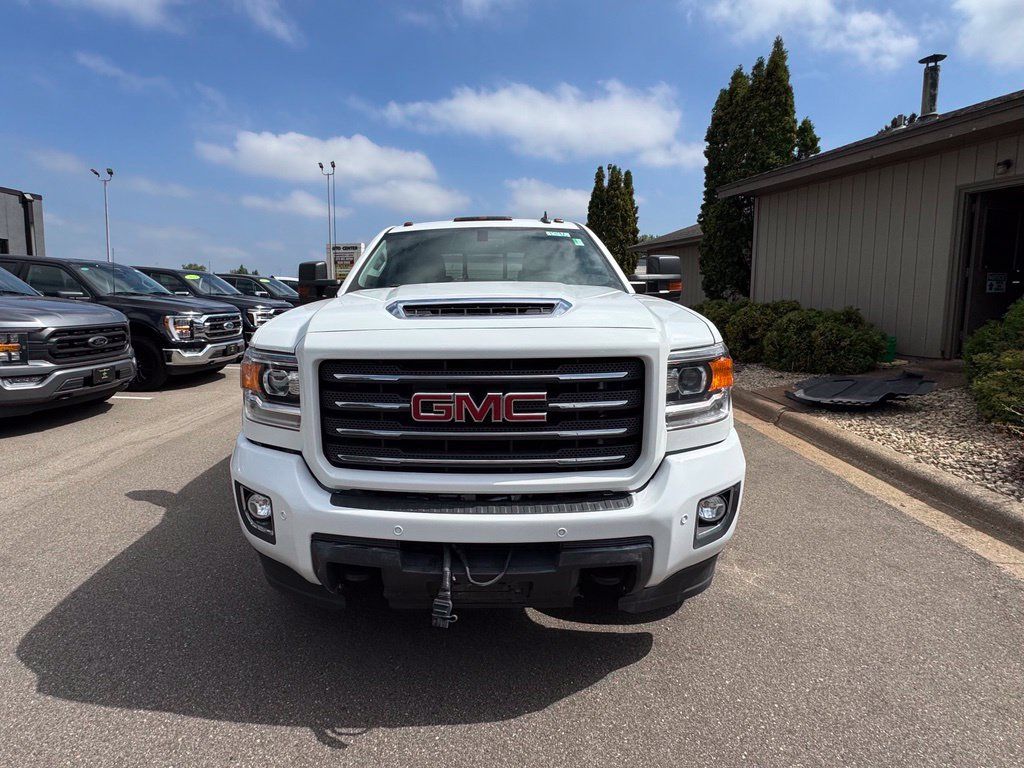 Used 2019 GMC Sierra 2500 SLT w/ All Terrain HD Package AWD/4WD image 3