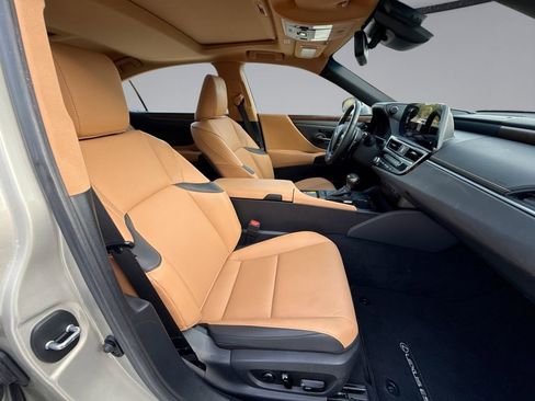 Used 2025 Lexus ES 350 w/ Premium Package FWD image 16