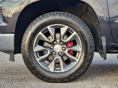 Used 2023 Chevrolet Silverado 1500 LT AWD/4WD image 22