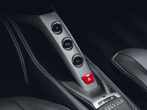 Used 2018 Ferrari 488 GTB RWD image 43