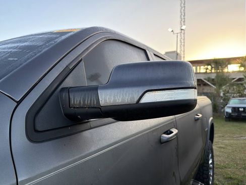 Used 2022 RAM 1500 Laramie w/ Sport Appearance Package image 9