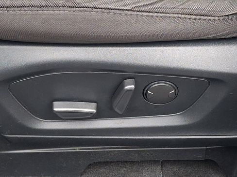 Certified 2022 Ford Explorer XLT image 25