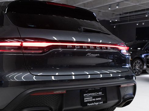 Certified 2023 Porsche Macan AWD/4WD image 32