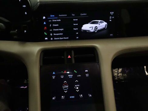 Used 2020 Porsche Taycan 4S image 10