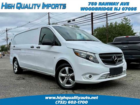 Used 2021 Mercedes-Benz Metris image 1
