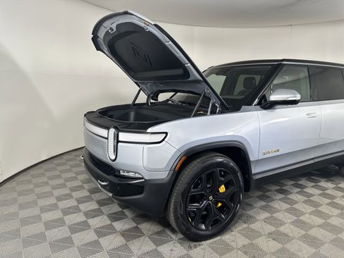 Used 2023 Rivian R1S Adventure image 14