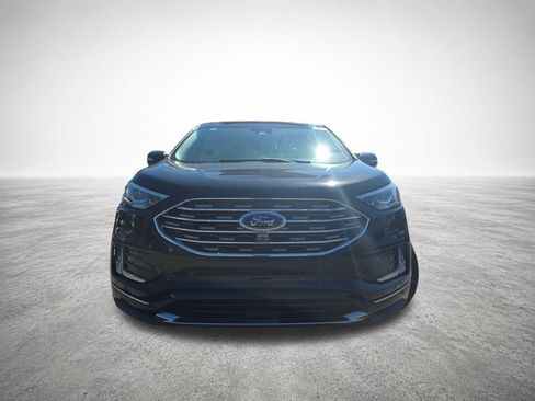 Used 2019 Ford Edge Titanium w/ Equipment Group 301A AWD/4WD image 3