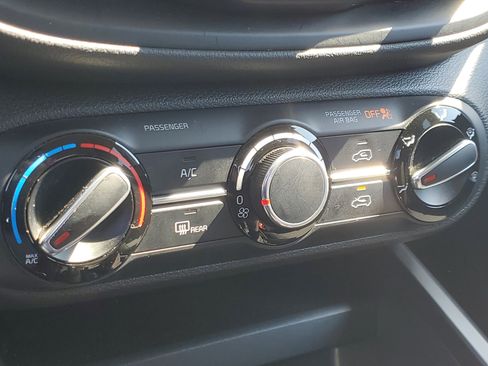 Used 2025 Kia Soul LX w/ LX Technology Package image 26