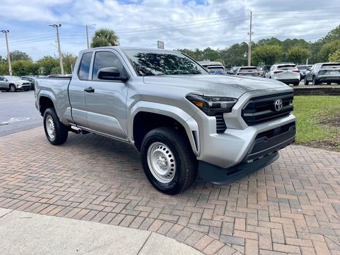 Used 2025 Toyota Tacoma SR w/ Towing Package image 8