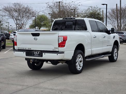 Used 2017 Nissan Titan SL image 4