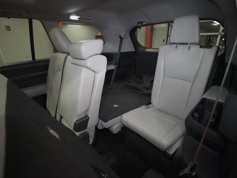 Certified 2024 Toyota Grand Highlander XLE image 29