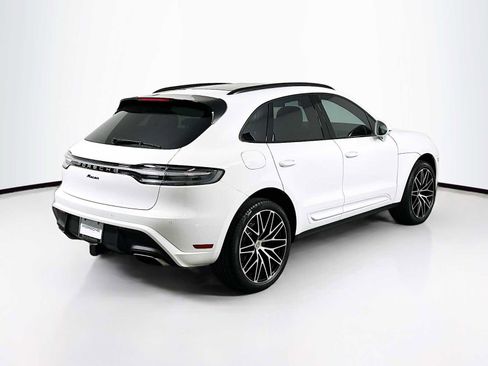 Certified 2025 Porsche Macan image 9