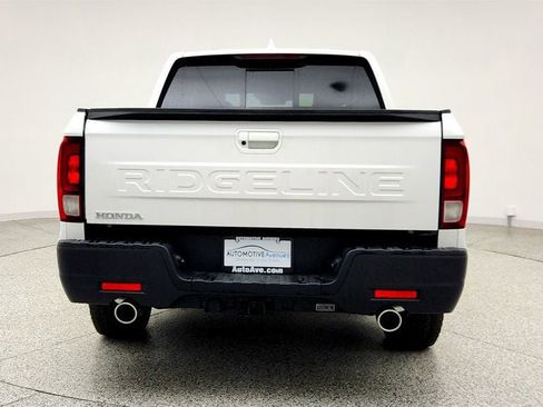 Used 2025 Honda Ridgeline RTL image 6