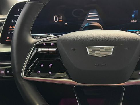 Used 2024 Cadillac Lyriq Sport image 31